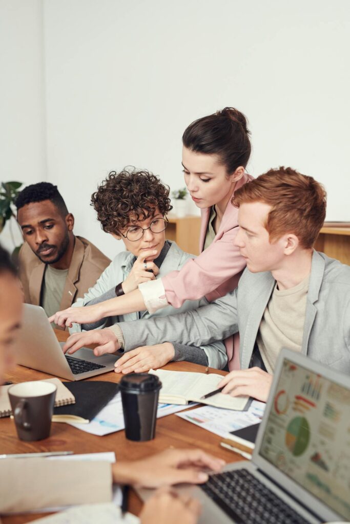 Gründer diskutieren Regeln und Ressourcen des unternehmerischen Ökosystems